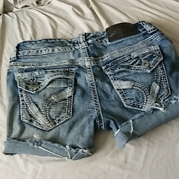 Airya awesome shorts - Picture 6 of 8